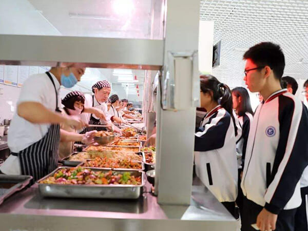 食堂承包：怎么注重食品安全，吃上放心飯菜？